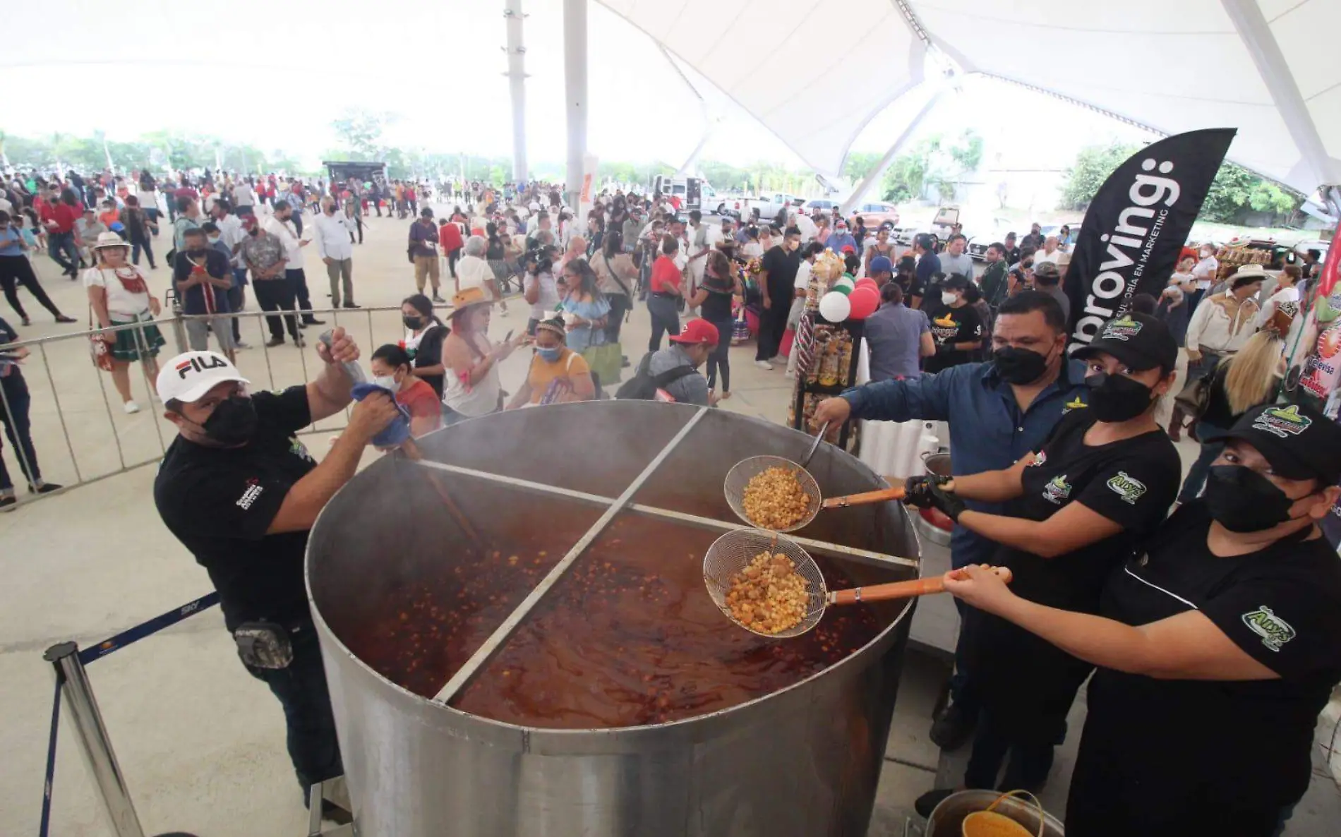 Con un pozole de mil 800 litros, en Tampico buscan romper el récord Guinness José Luis Tapia (1)